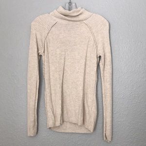 ABERCROMBIE & FITCH SWEATER